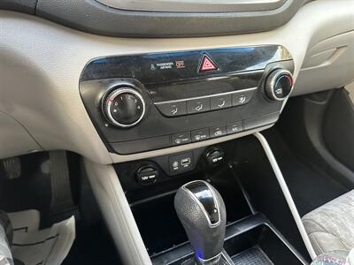 2017 Hyundai Tucson SE   - Photo 11 - Concord, CA 94520