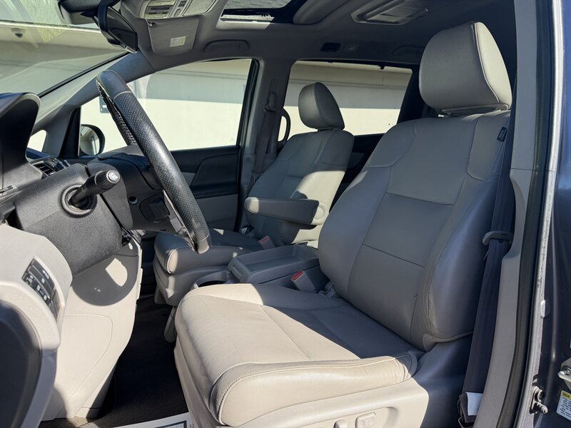 2015 Honda Odyssey EX-L! Automatic! Clean Title! Low Miles! Fully Loaded! Financing Available! - Photo 9 - Concord, CA 94520