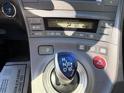 2015 Toyota Prius Clean Title! Financing Available!   - Photo 13 - Concord, CA 94520