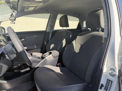 2015 Toyota Prius Clean Title! Financing Available!   - Photo 9 - Concord, CA 94520