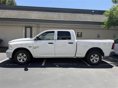 2022 RAM 1500 SLT CrewCab! 4X4! 5.7 Hemi! Clean Title!  Financing Available! - Photo 2 - Concord, CA 94520