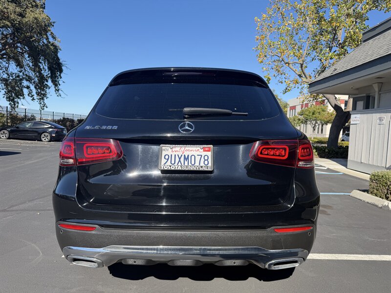 2022 Mercedes-Benz GLC300 GLC 300! Low Miles! Black On Black! Clean Title! Financing Available! - Photo 5 - Concord, CA 94520
