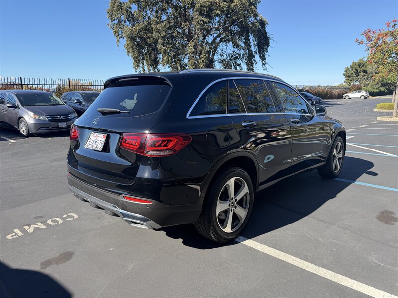 2022 Mercedes-Benz GLC300 GLC 300! Low Miles! Black On Black! Clean Title! Financing Available! - Photo 6 - Concord, CA 94520