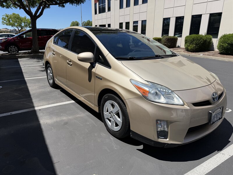 2010 Toyota Prius Hybrid! Solar Roof! Clean Title! Financing Available! - Photo 7 - Concord, CA 94520