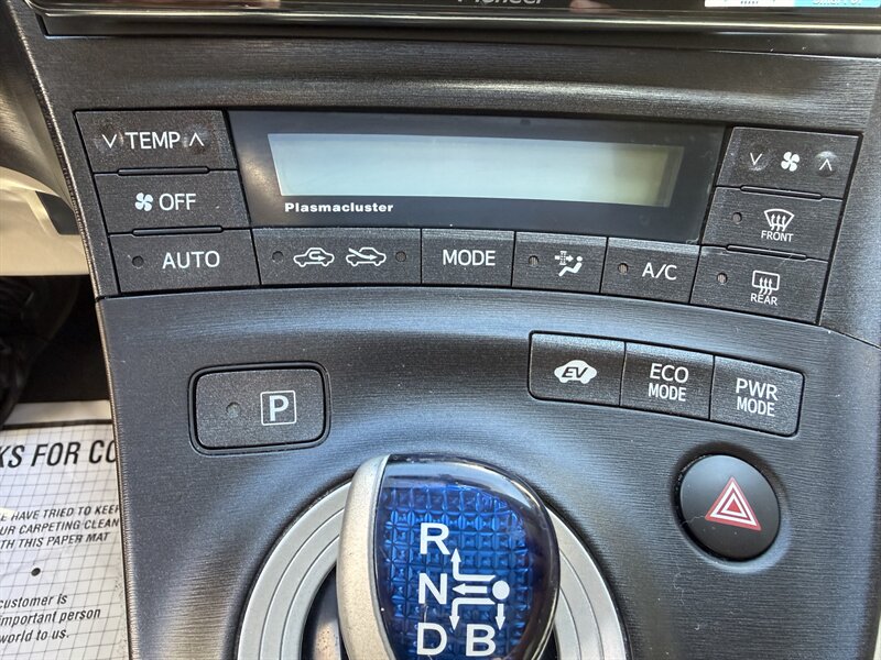 2010 Toyota Prius Hybrid! Solar Roof! Clean Title! Financing Available! - Photo 15 - Concord, CA 94520