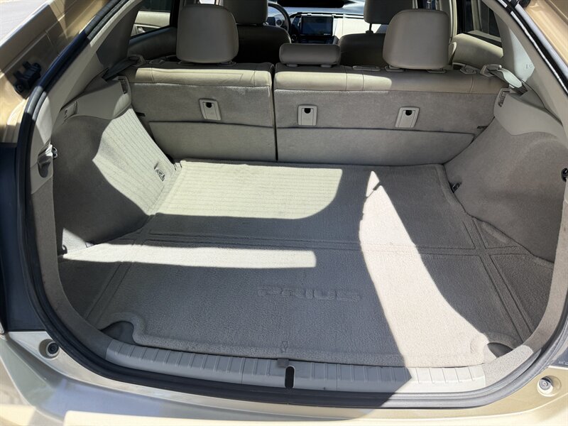 2010 Toyota Prius Hybrid! Solar Roof! Clean Title! Financing Available! - Photo 18 - Concord, CA 94520