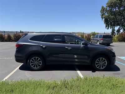 2017 Hyundai SANTA FE SE! Clean Title! Gas Saver!  Financing Available! - Photo 6 - Concord, CA 94520