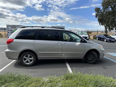 2009 Toyota Sienna LE 8-Passenger 6000 OUT THE DOOR   - Photo 6 - Concord, CA 94520