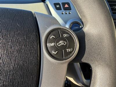 2013 Toyota Prius V Two! Hybrid! Clean Title!  Low Miles! Financing Available! - Photo 17 - Concord, CA 94520