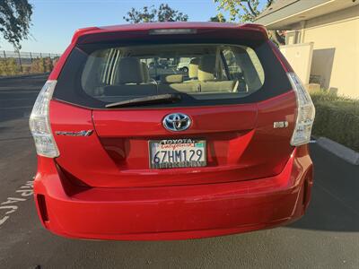 2013 Toyota Prius V Two! Hybrid! Clean Title!  Low Miles! Financing Available! - Photo 4 - Concord, CA 94520