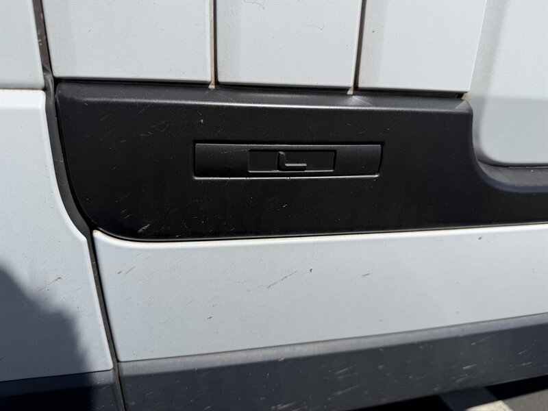 2016 Land Rover Range Rover Supercharged LWB Financing Available! - Photo 35 - Concord, CA 94520