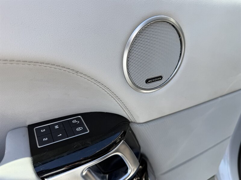 2016 Land Rover Range Rover Supercharged LWB Financing Available! - Photo 25 - Concord, CA 94520