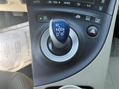 2011 Toyota Prius Five  Financing Available! - Photo 14 - Concord, CA 94520