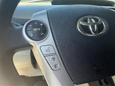 2011 Toyota Prius Five  Financing Available! - Photo 15 - Concord, CA 94520