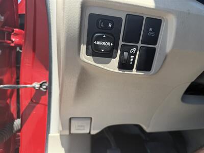 2011 Toyota Prius Five  Financing Available! - Photo 18 - Concord, CA 94520