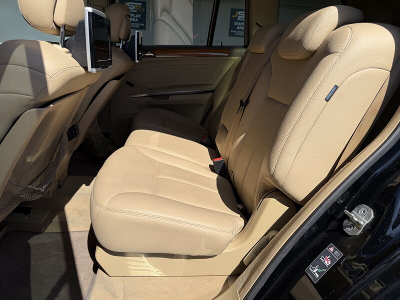 2009 Mercedes-Benz GL 450 4MATIC Financing Available! - Photo 13 - Concord, CA 94520