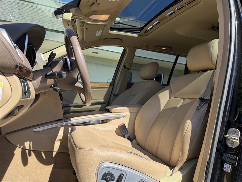 2009 Mercedes-Benz GL 450 4MATIC Financing Available! - Photo 12 - Concord, CA 94520