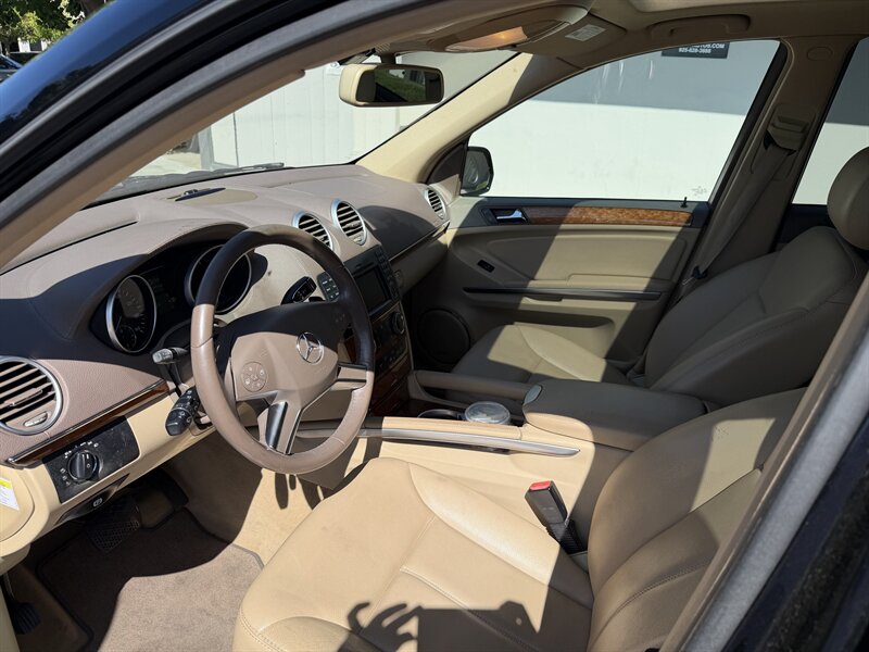 2009 Mercedes-Benz GL 450 4MATIC Financing Available! - Photo 11 - Concord, CA 94520