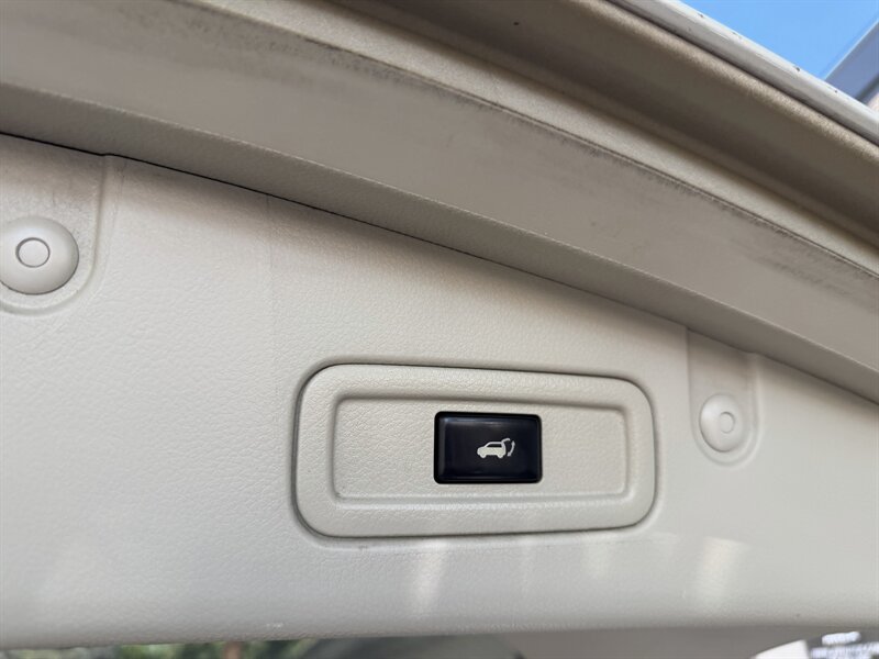 2013 Nissan Murano Platinum Edition Financing Available! - Photo 13 - Concord, CA 94520