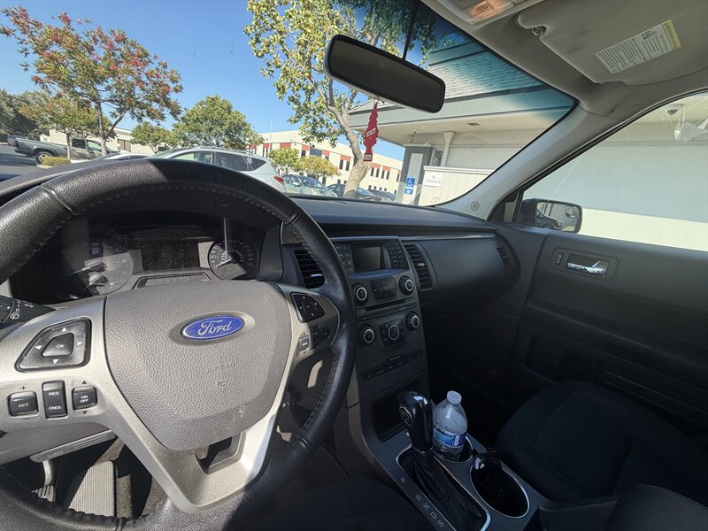 2016 Ford Flex SE! Clean Title! Low Miles! 7-Passenger! Financing Available! - Photo 10 - Concord, CA 94520