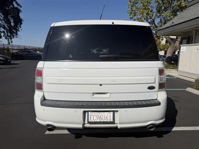 2016 Ford Flex SE! Clean Title! Low Miles! 7-Passenger! Financing Available! - Photo 4 - Concord, CA 94520
