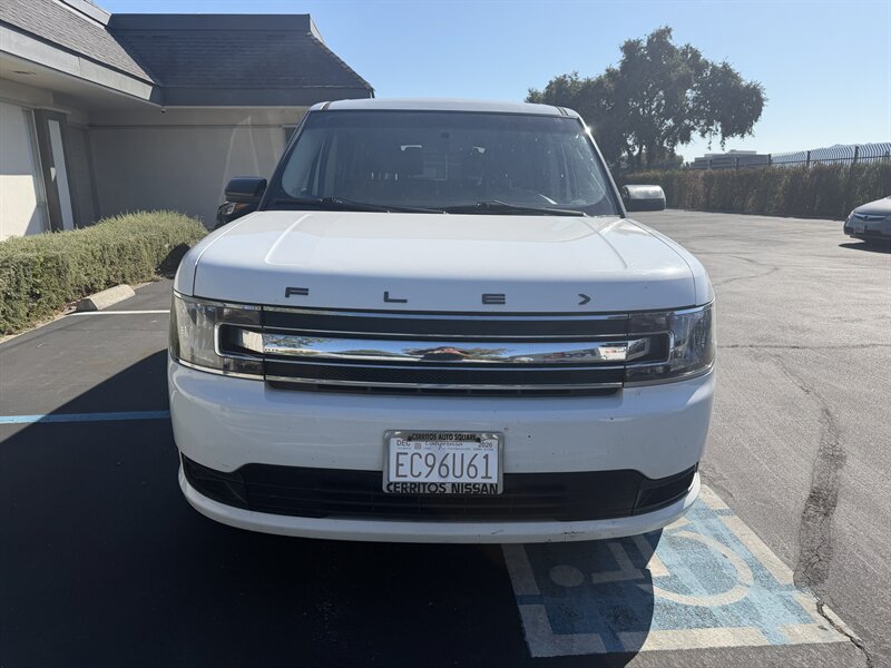 2016 Ford Flex SE! Clean Title! Low Miles! 7-Passenger! Financing Available! - Photo 8 - Concord, CA 94520