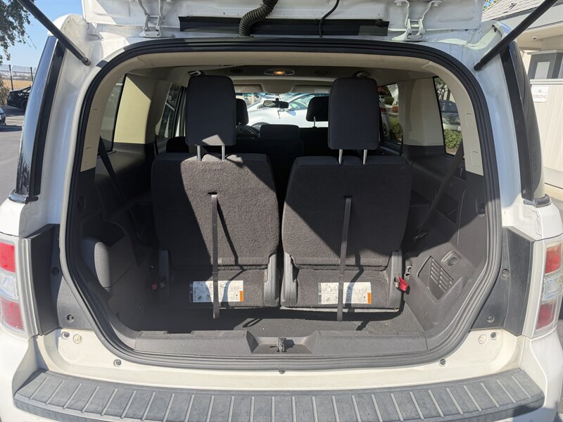 2016 Ford Flex SE! Clean Title! Low Miles! 7-Passenger! Financing Available! - Photo 12 - Concord, CA 94520