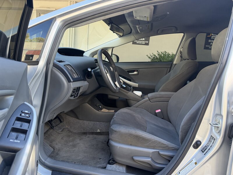 2010 Toyota Prius Hybrid! Clean Title! Low Miles! Financing Available! - Photo 9 - Concord, CA 94520