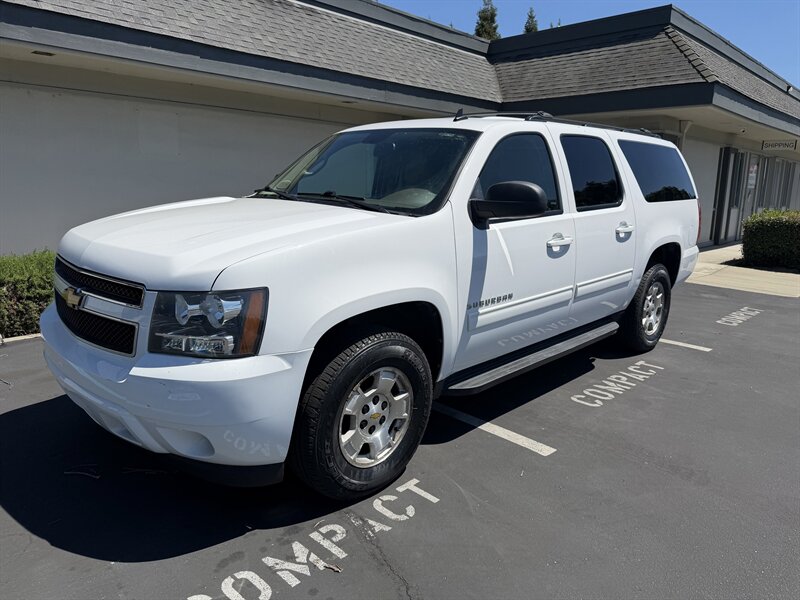 2013 Chevrolet Suburban LS! Very Low Miles! 36k Miles! Clean Title!  Memorial Week Special! - Photo 1 - Concord, CA 94520