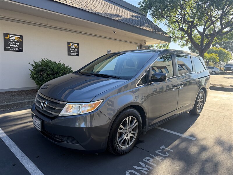 2013 Honda Odyssey EX  Financing Available! - Photo 1 - Concord, CA 94520