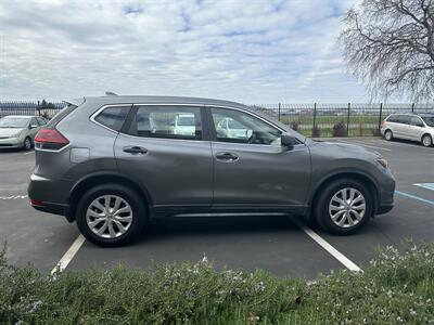 2018 Nissan Rogue S FWD CLEAN TITLE   - Photo 5 - Concord, CA 94520