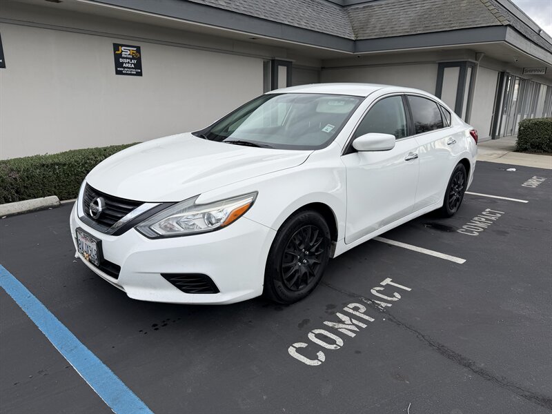 2017 Nissan Altima 2.5  FINANCING AVAILABLE!