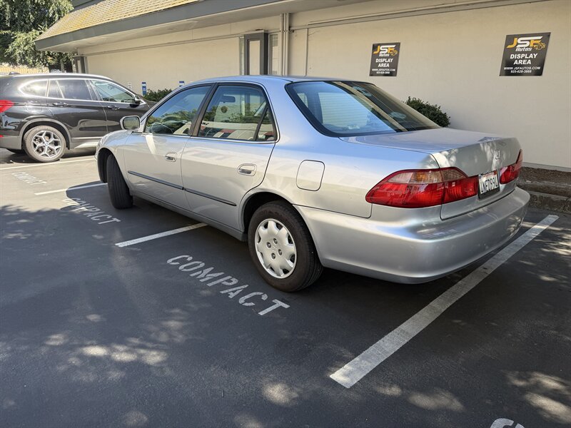 2000 Honda Accord LX Clean Title LOW MILES 3950 OUT THE DOOR - Photo 4 - Concord, CA 94520