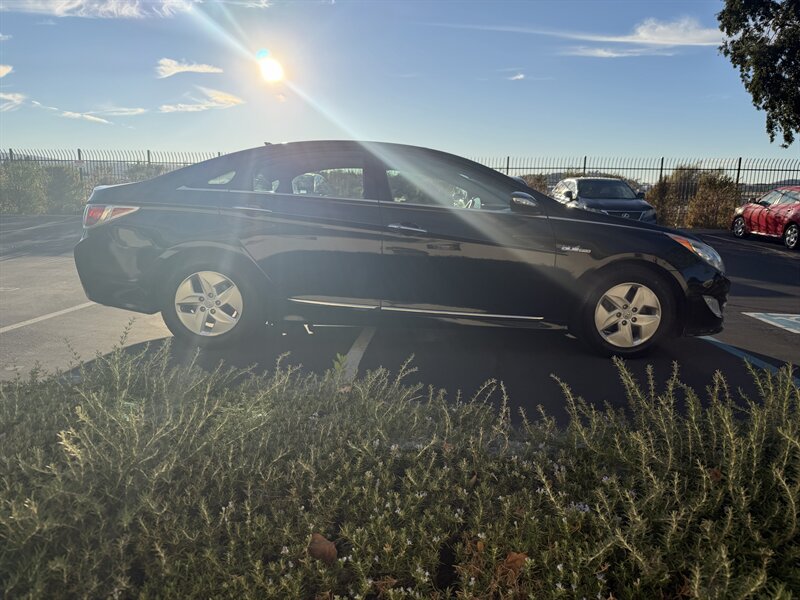 2011 Hyundai Sonata Hybrid Hybrid! Clean Title! Low Miles! Financing Available! - Photo 9 - Concord, CA 94520