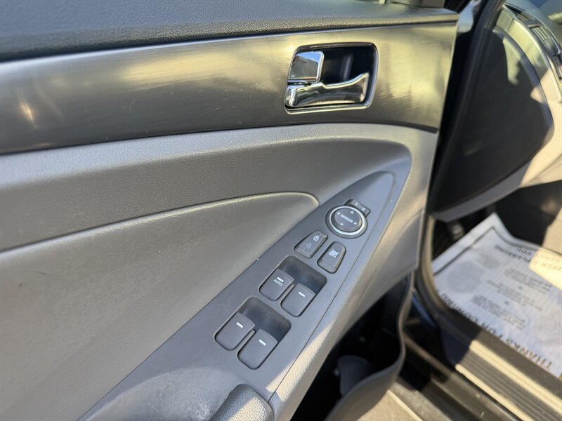2011 Hyundai Sonata Hybrid Hybrid! Clean Title! Low Miles! Financing Available! - Photo 13 - Concord, CA 94520
