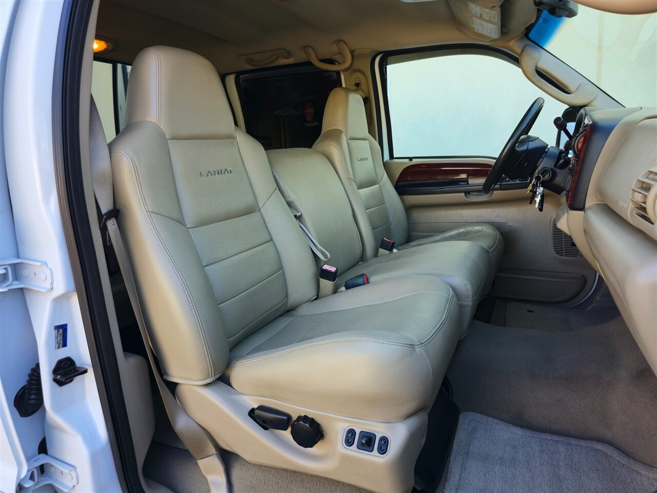 2006 Ford F-350 Super Duty Lariat 6.0L V8 Diesel - Photo 29 - Mesa, AZ 85215