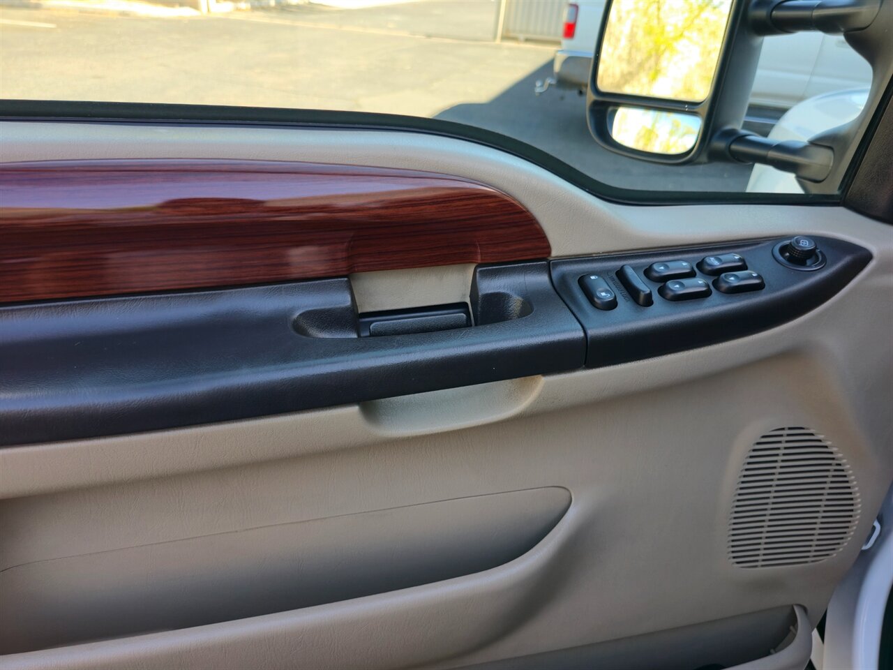 2006 Ford F-350 Super Duty Lariat 6.0L V8 Diesel - Photo 13 - Mesa, AZ 85215
