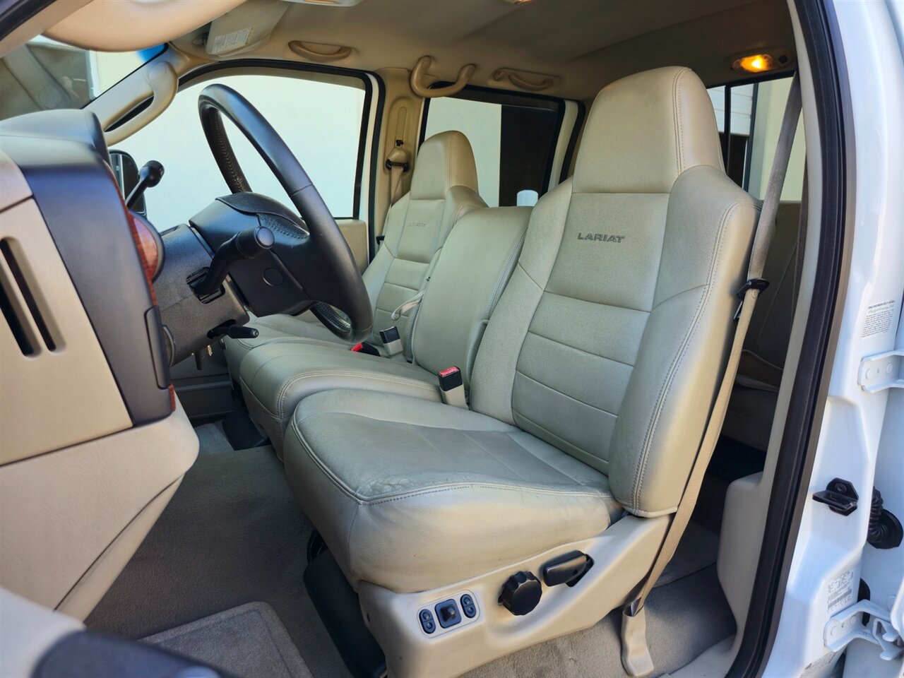 2006 Ford F-350 Super Duty Lariat 6.0L V8 Diesel - Photo 16 - Mesa, AZ 85215
