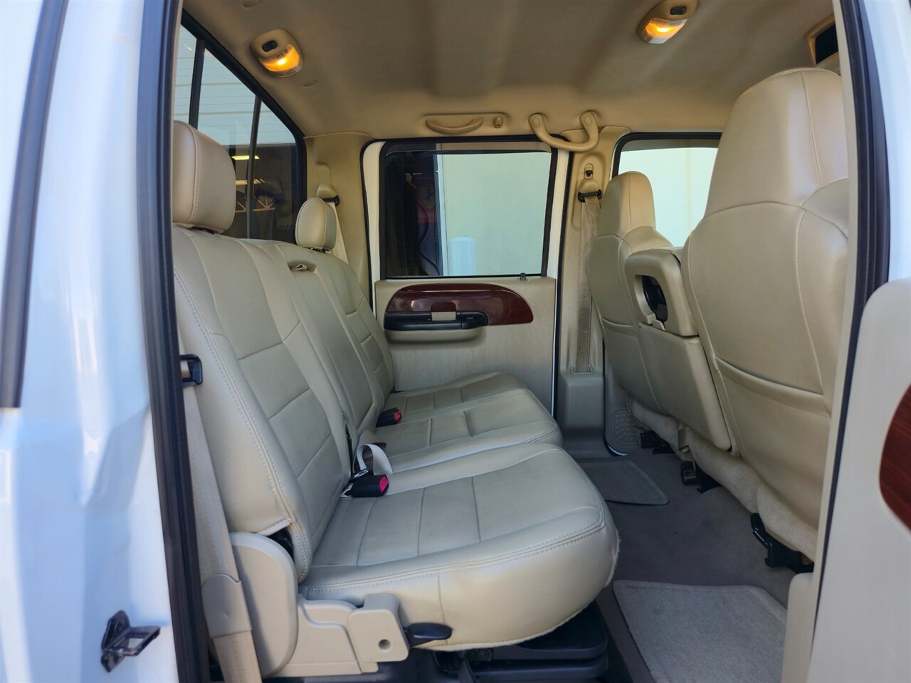2006 Ford F-350 Super Duty Lariat 6.0L V8 Diesel - Photo 32 - Mesa, AZ 85215
