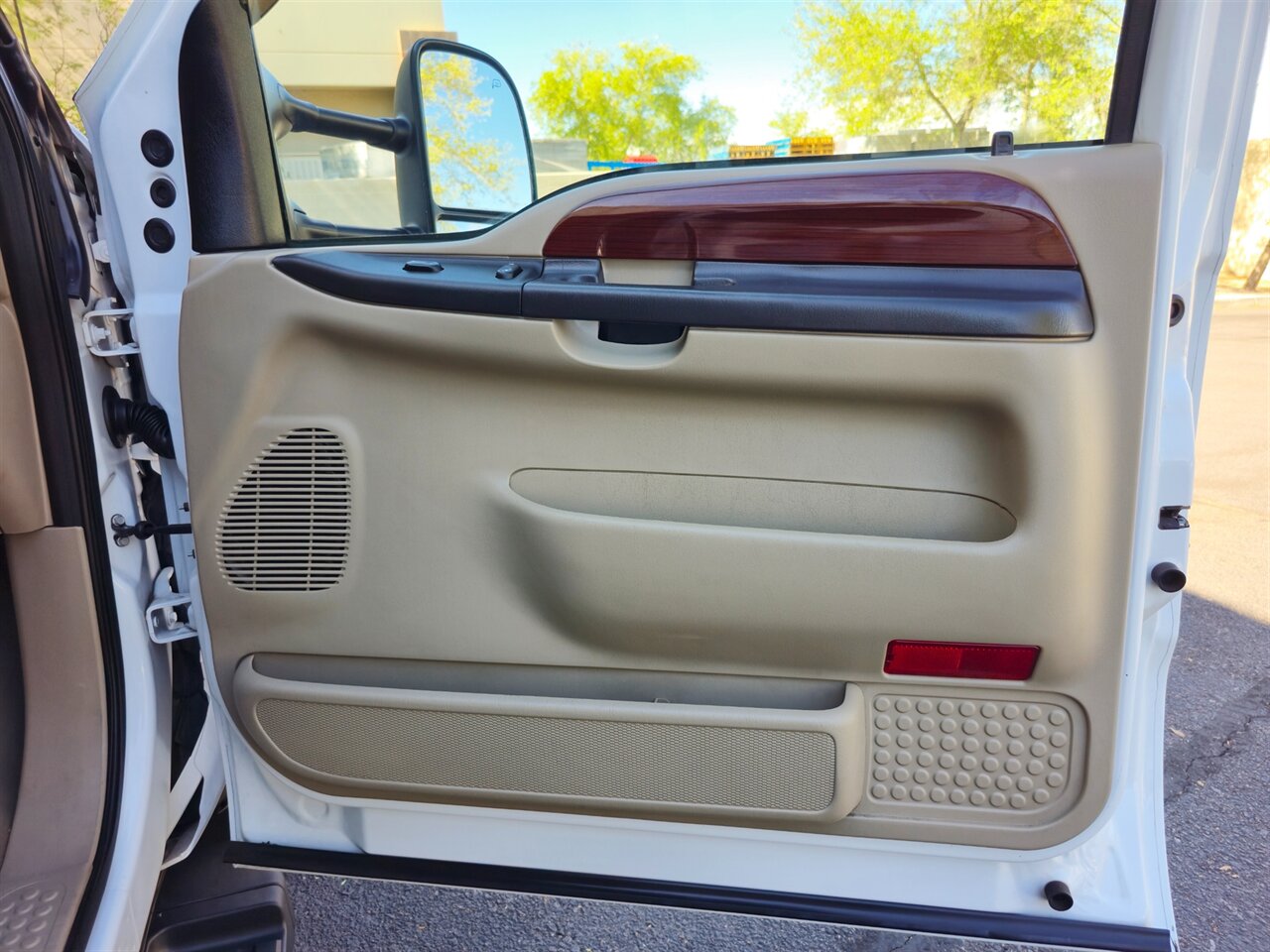 2006 Ford F-350 Super Duty Lariat 6.0L V8 Diesel - Photo 26 - Mesa, AZ 85215