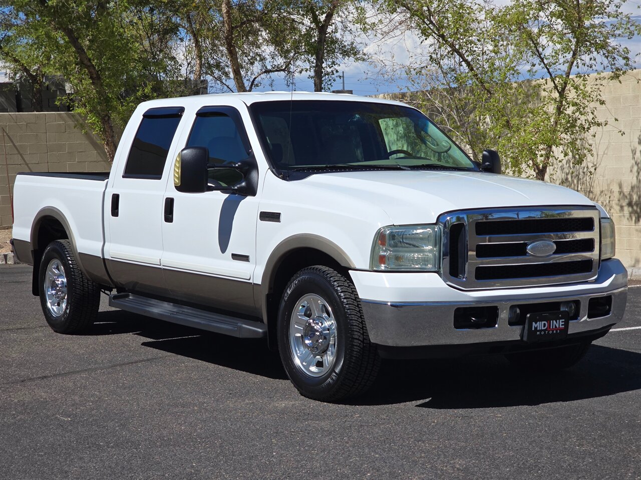 2006 Ford F-350 Super Duty Lariat 6.0L V8 Diesel - Photo 2 - Mesa, AZ 85215