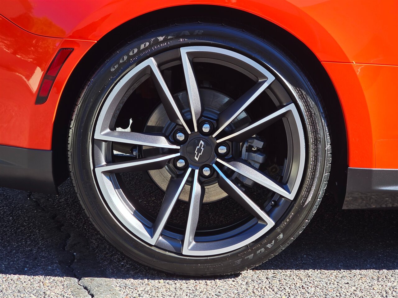 2018 Chevrolet Camaro 2LT RS Hot Wheels Edition - Photo 35 - Mesa, AZ 85215