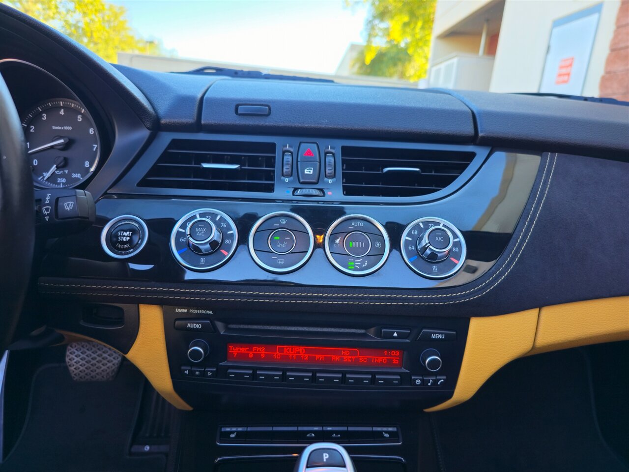 2013 BMW Z4 sDrive35i M Sport Citrus Yellow Edition - Photo 23 - Mesa, AZ 85215