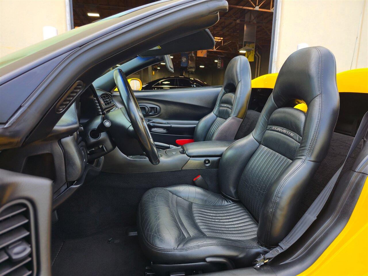2000 Chevrolet Corvette Convertible   - Photo 18 - Mesa, AZ 85215