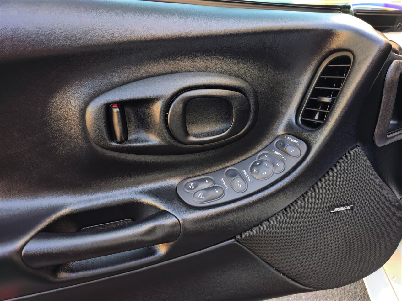 2004 Chevrolet Corvette Convertible - Photo 15 - Mesa, AZ 85215