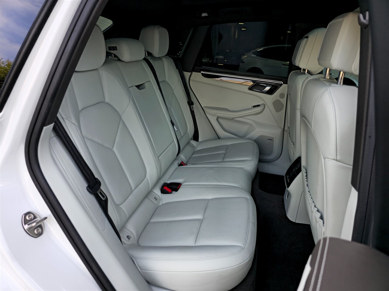 2019 Porsche Macan S - Photo 34 - Mesa, AZ 85215