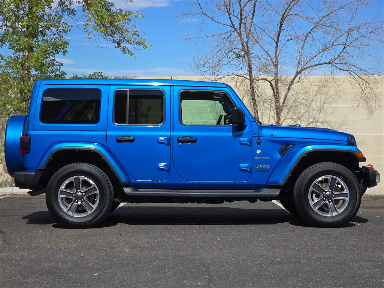2021 Jeep Wrangler Unlimited Unlimited Sahara   - Photo 11 - Mesa, AZ 85215