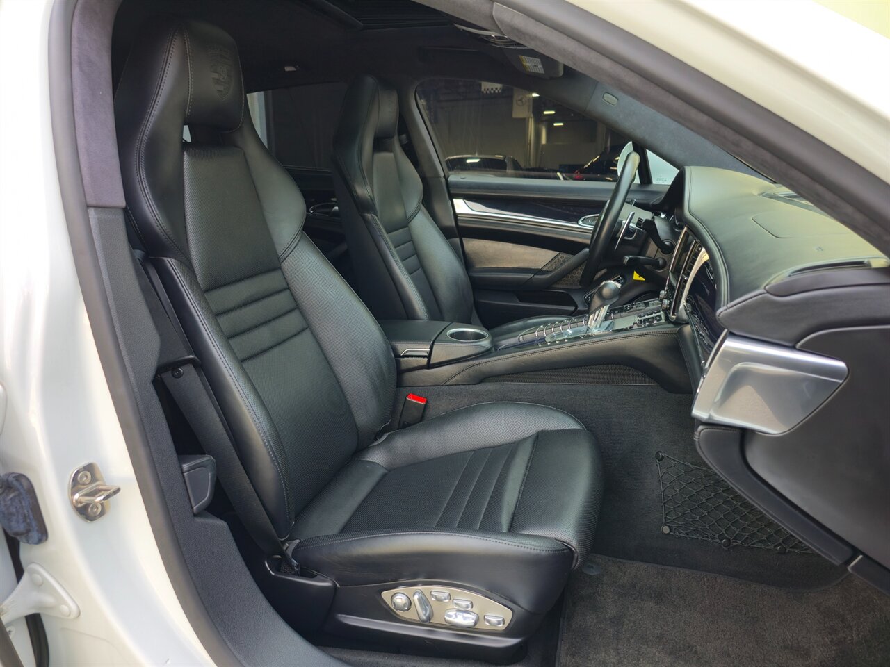 2014 Porsche Panamera Turbo - Photo 23 - Mesa, AZ 85215