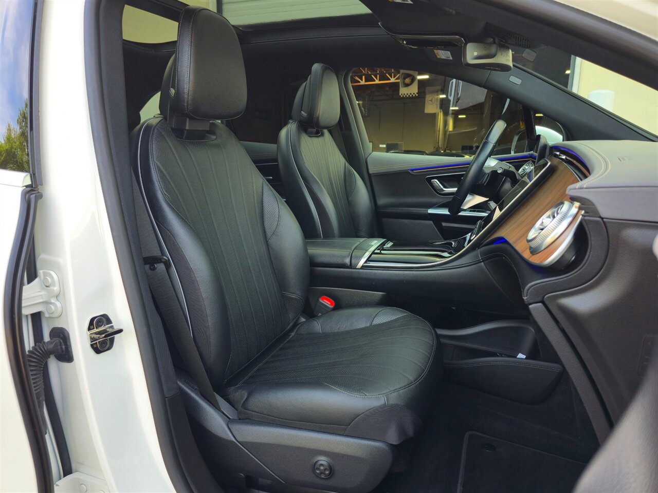 2023 Mercedes-Benz EQE 350 4MATIC - Photo 26 - Mesa, AZ 85215