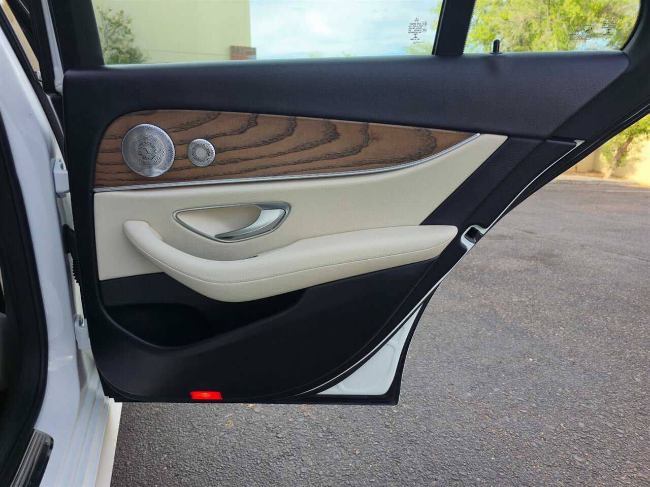 2018 Mercedes-Benz E 400 4MATIC - Photo 30 - Mesa, AZ 85215